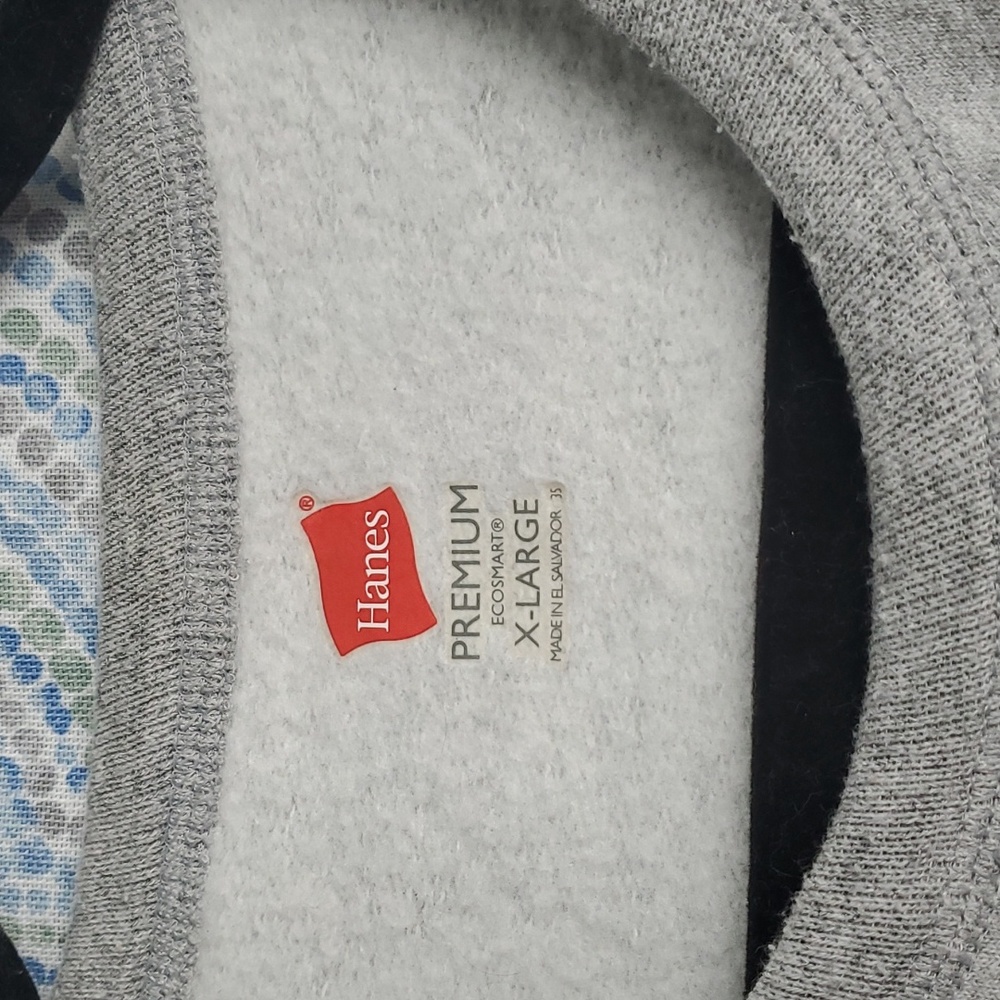 Sweatshirt - Picture 2 of 3
